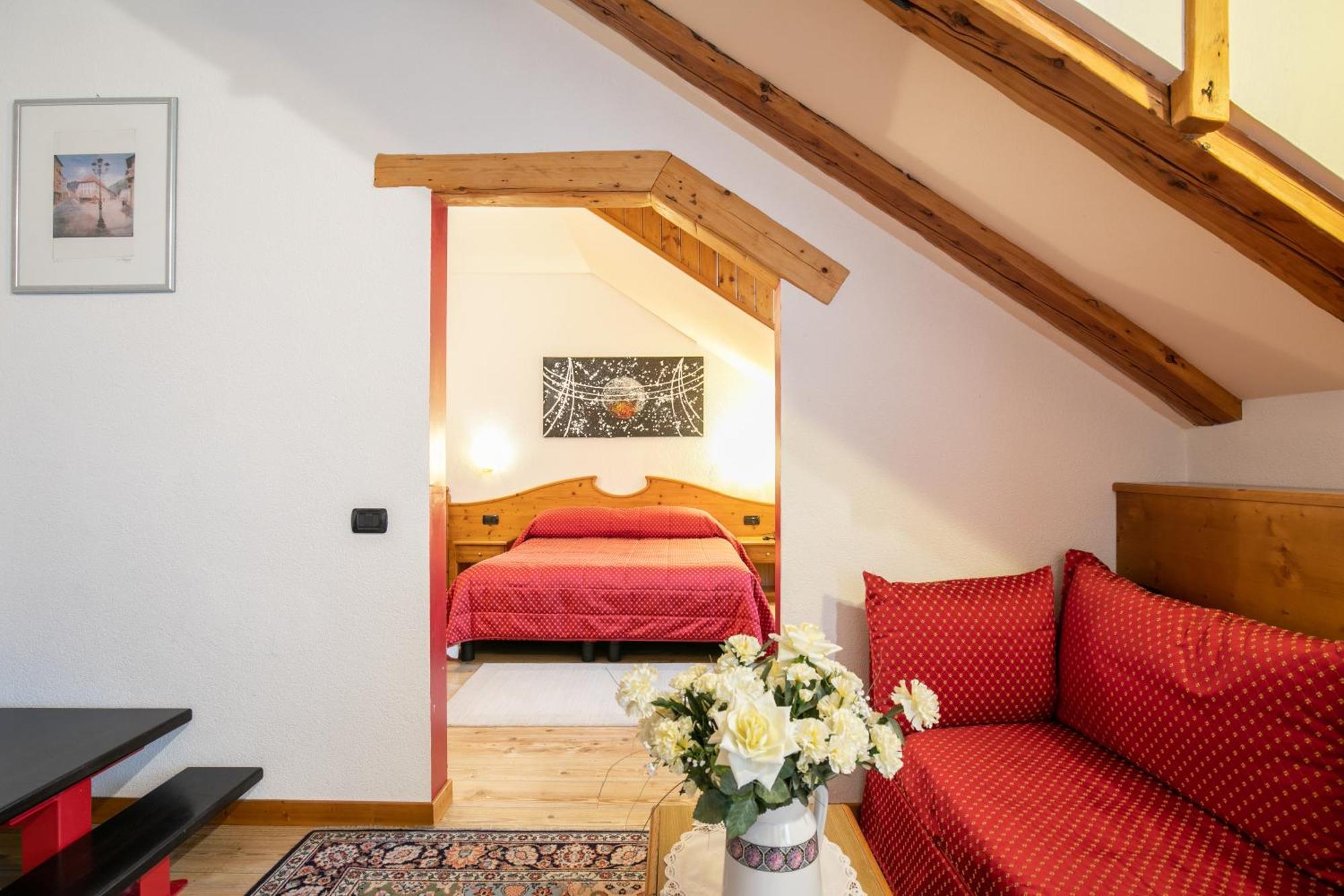 G. Hotel Des Alpes San Martino Di Castrozza Bagian luar foto