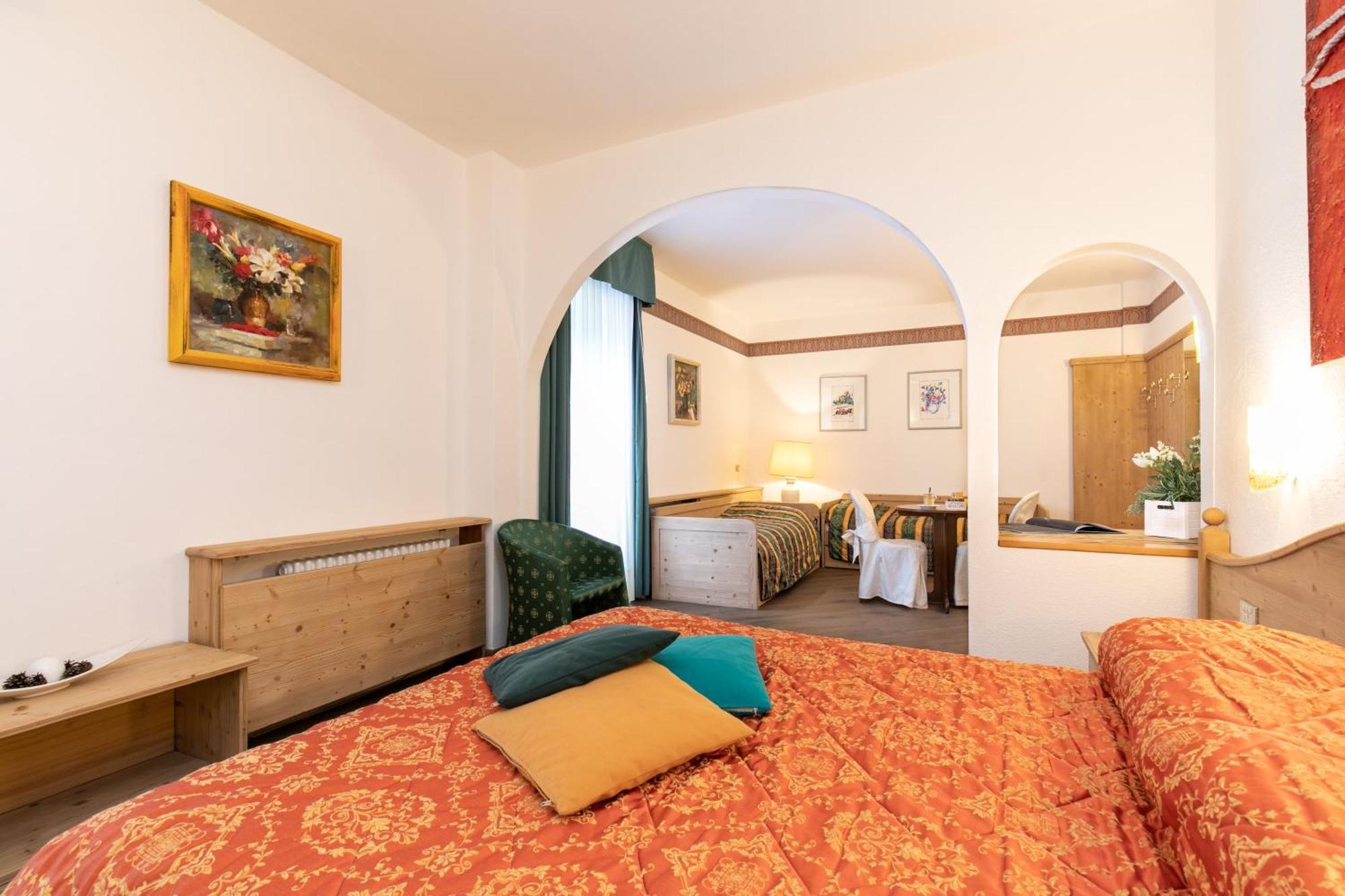 G. Hotel Des Alpes San Martino Di Castrozza Bagian luar foto