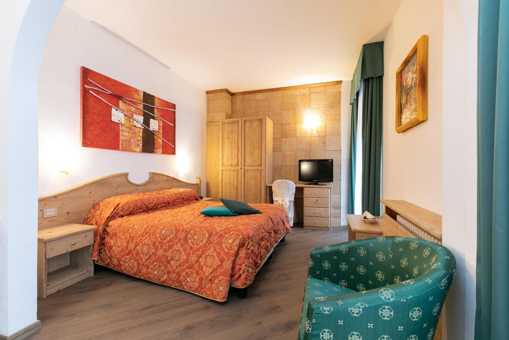 G. Hotel Des Alpes San Martino Di Castrozza Bagian luar foto