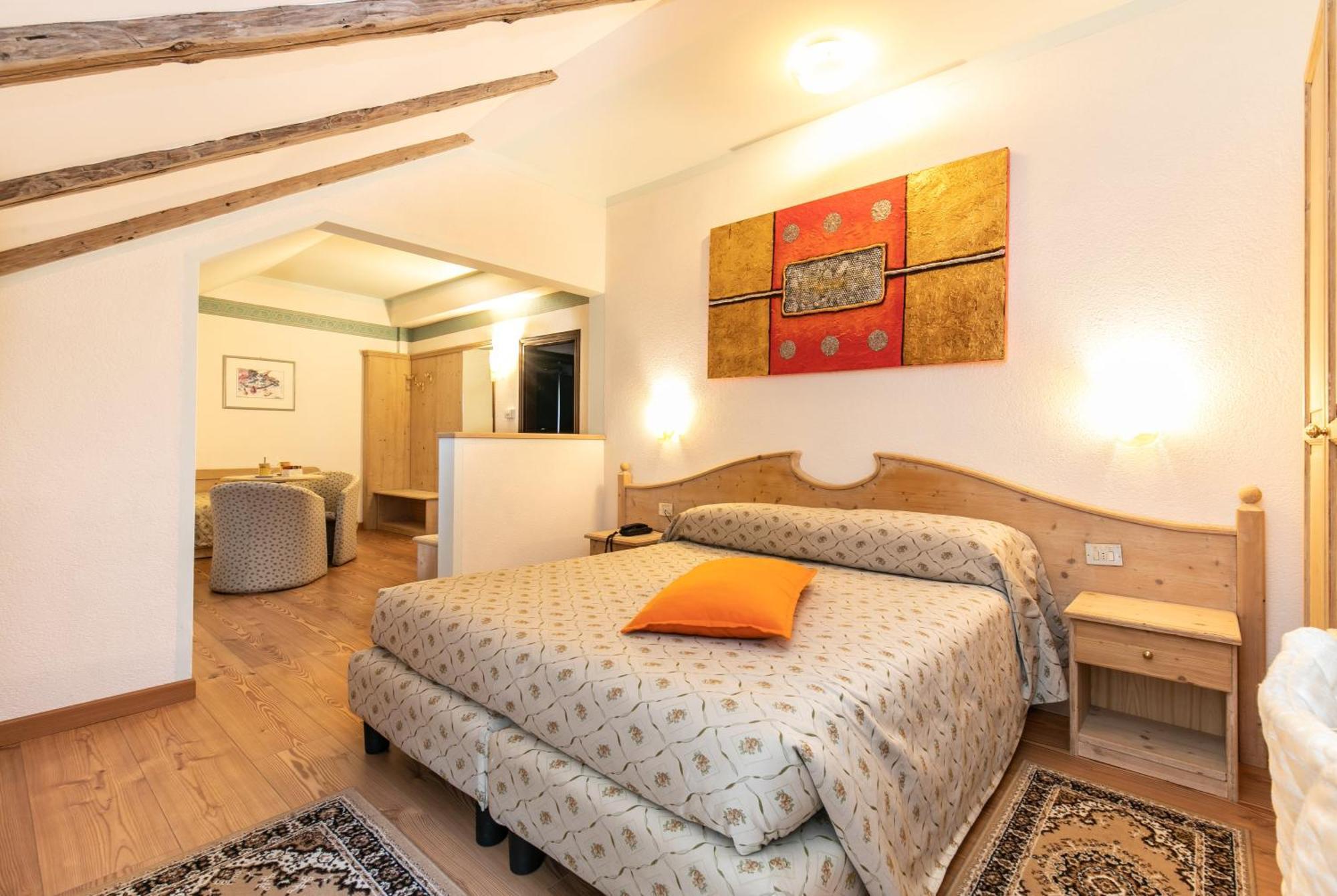 G. Hotel Des Alpes San Martino Di Castrozza Bagian luar foto