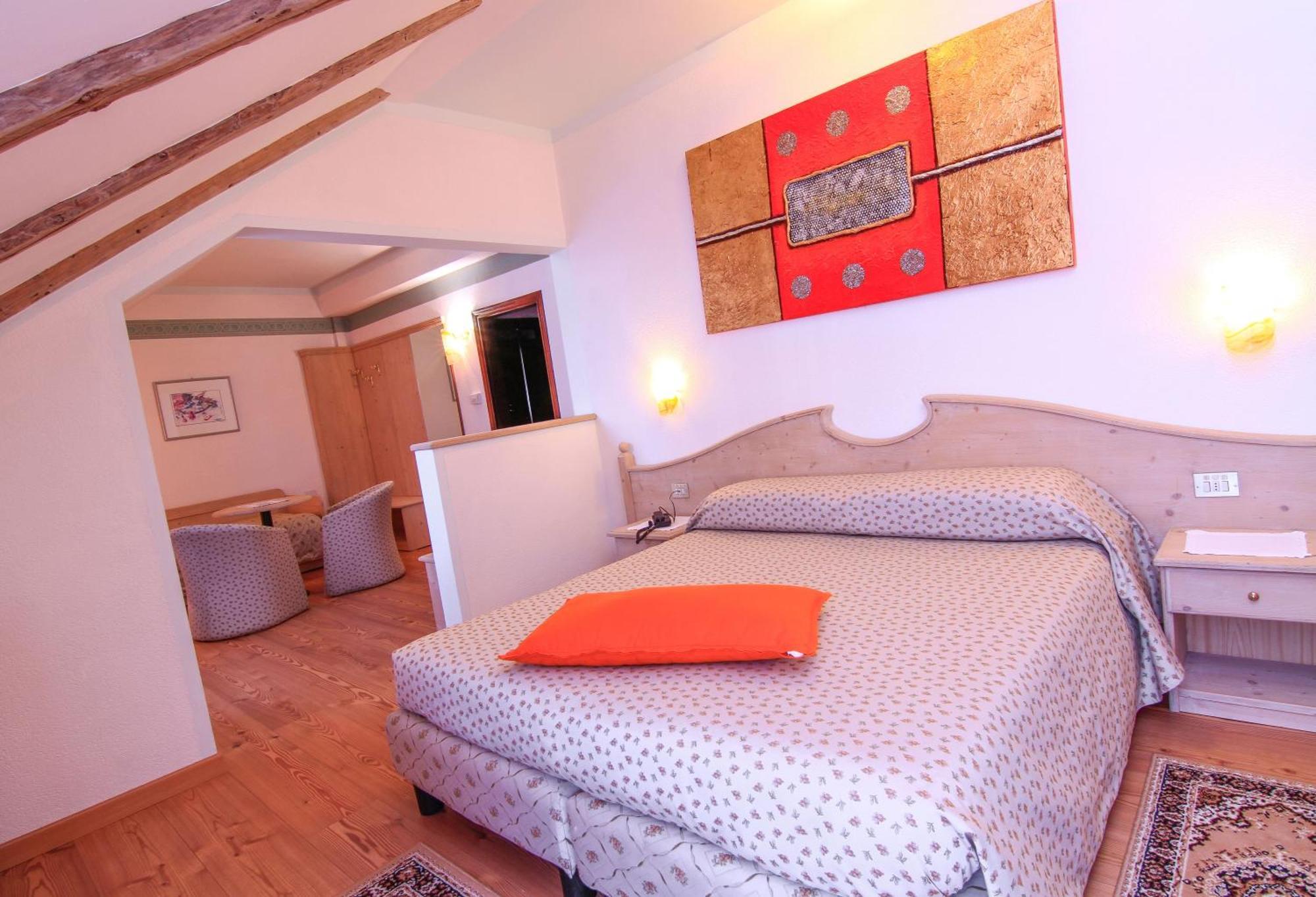 G. Hotel Des Alpes San Martino Di Castrozza Bagian luar foto
