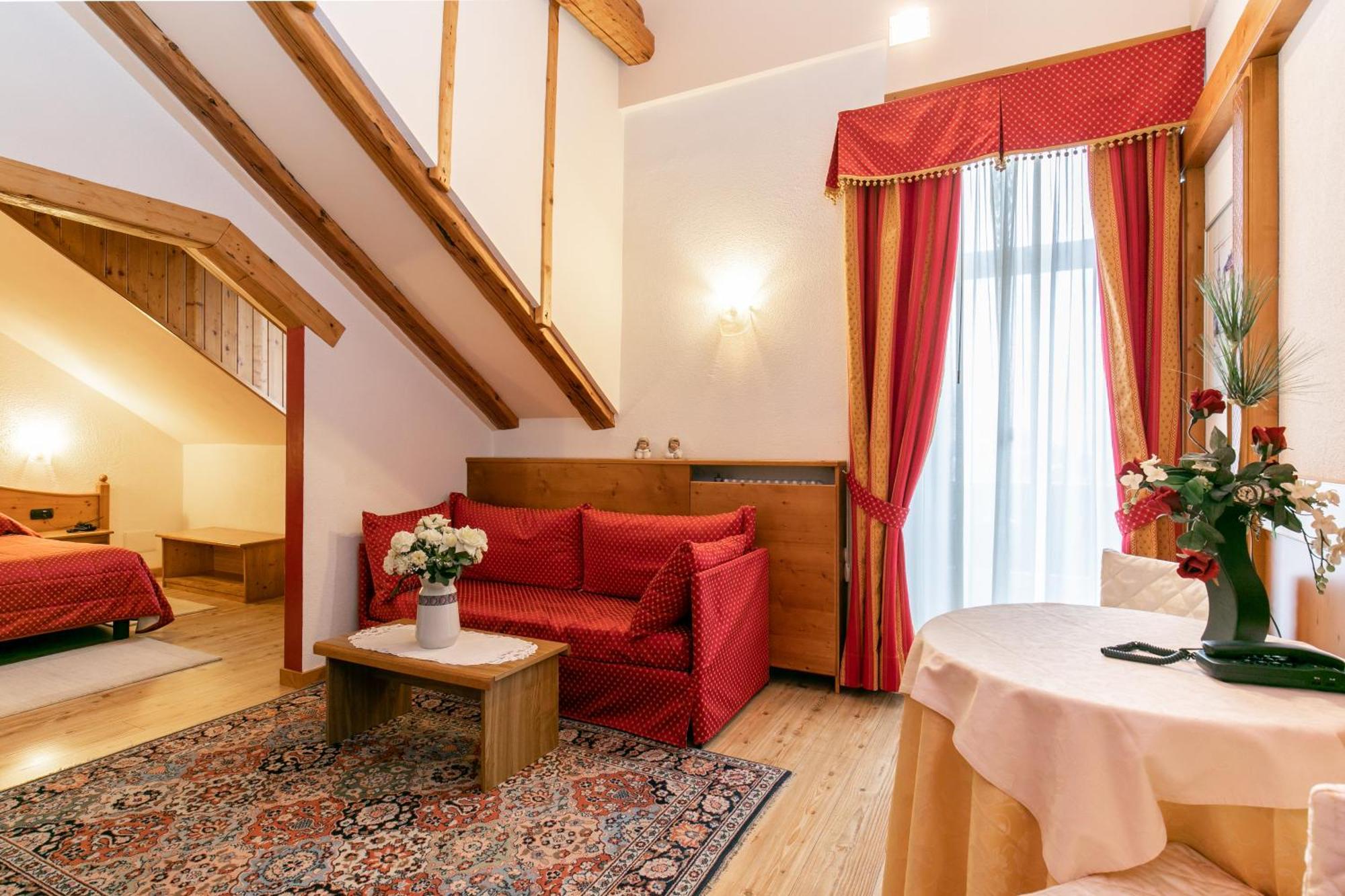 G. Hotel Des Alpes San Martino Di Castrozza Bagian luar foto