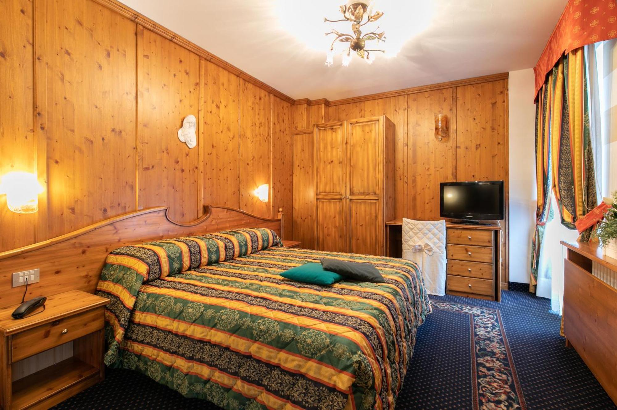 G. Hotel Des Alpes San Martino Di Castrozza Bagian luar foto