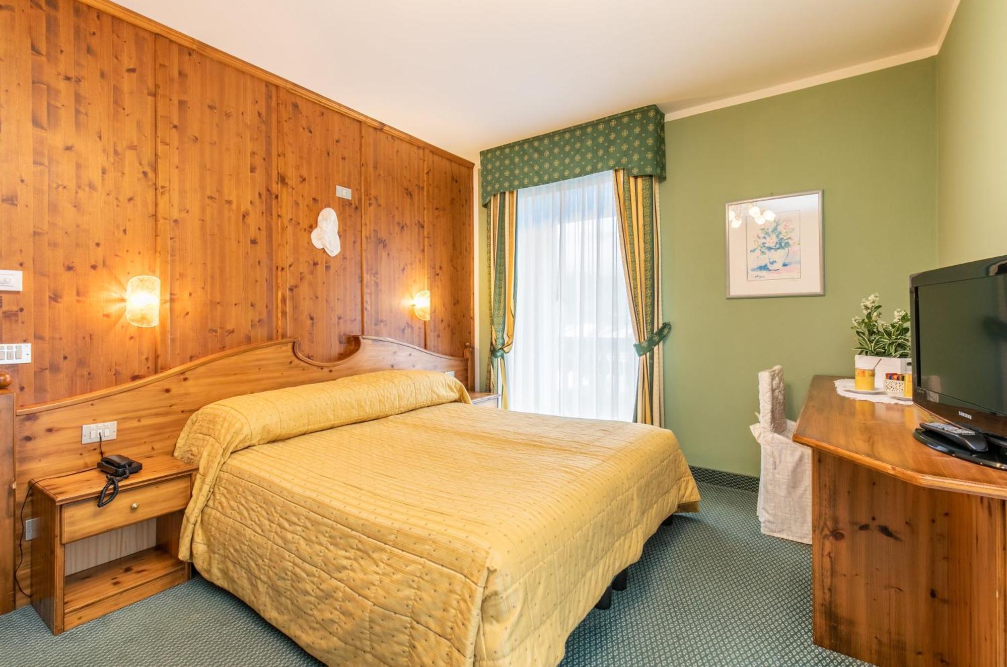 G. Hotel Des Alpes San Martino Di Castrozza Bagian luar foto
