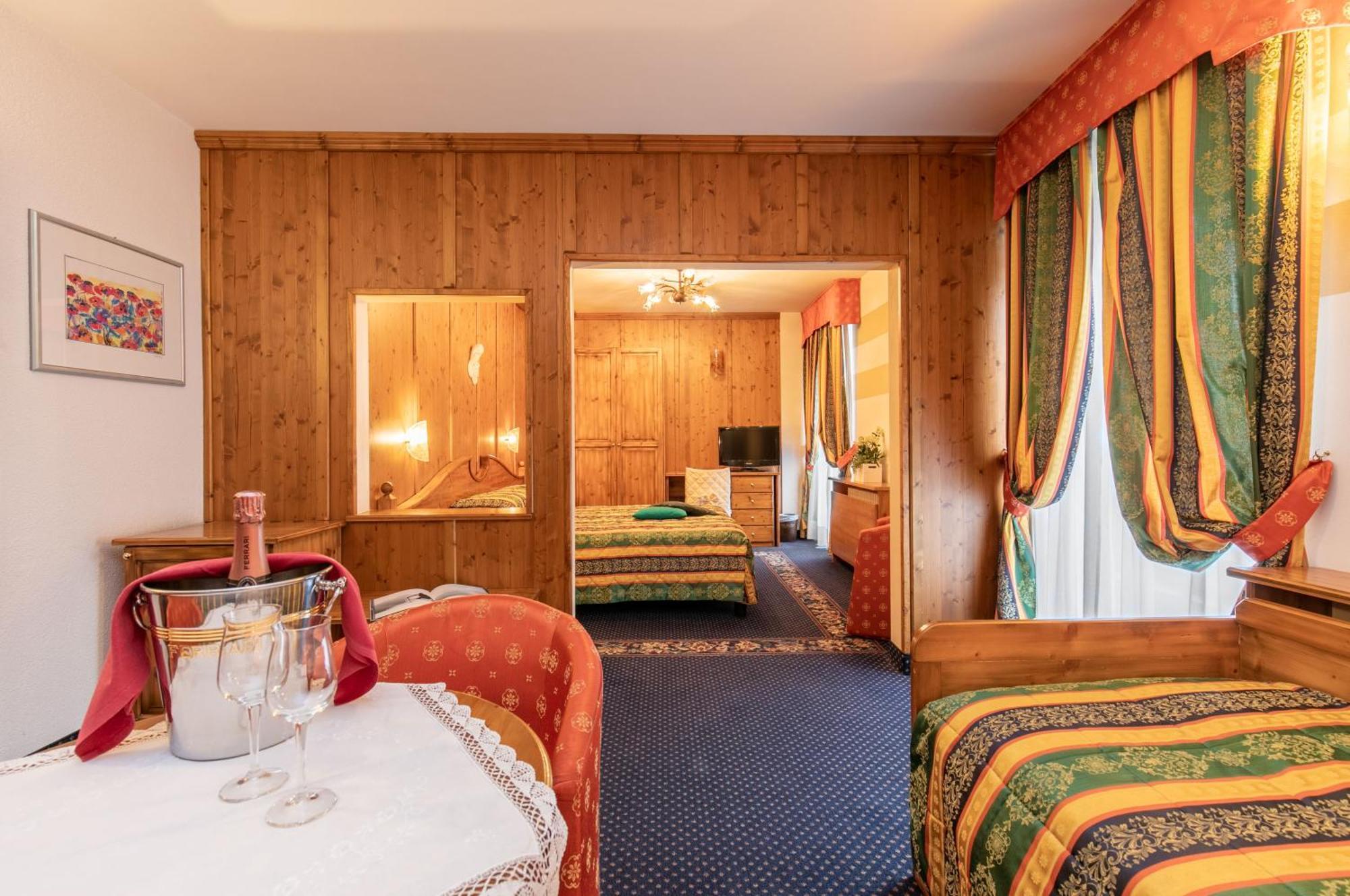 G. Hotel Des Alpes San Martino Di Castrozza Bagian luar foto