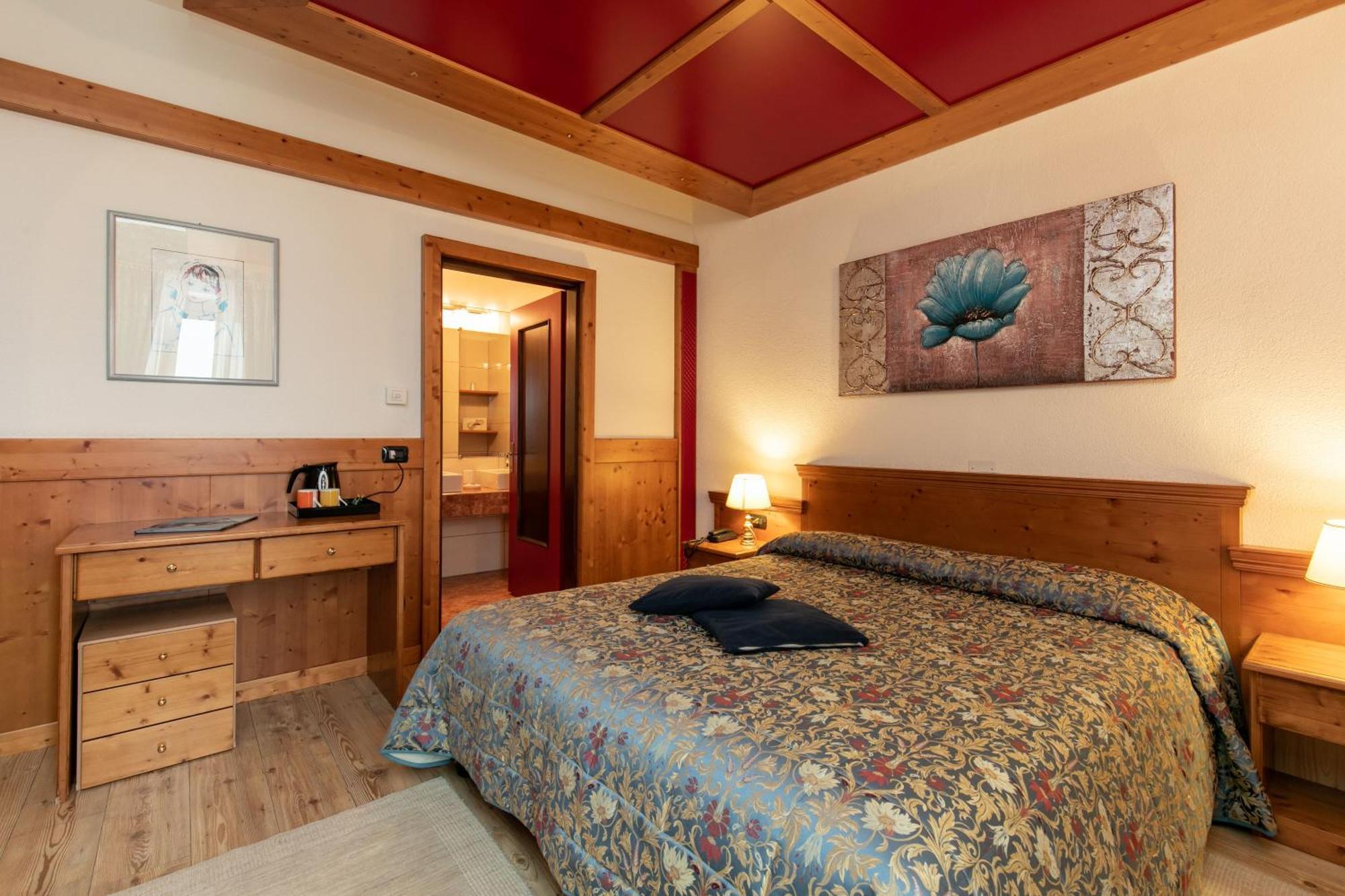 G. Hotel Des Alpes San Martino Di Castrozza Bagian luar foto