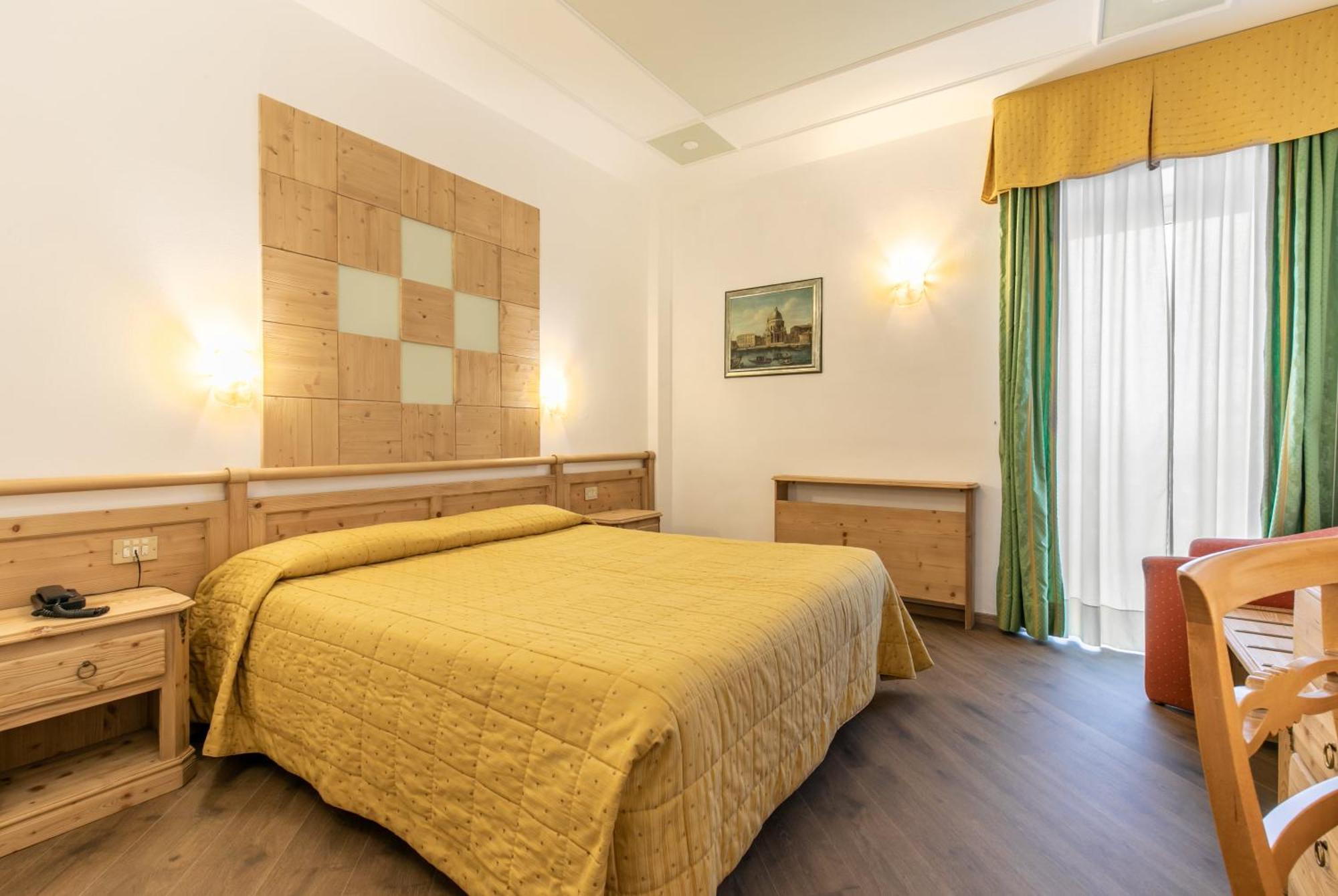 G. Hotel Des Alpes San Martino Di Castrozza Bagian luar foto